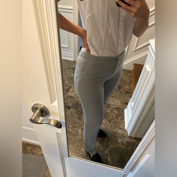 Tahari neutral dress pant- size 2 - Picture 5 of 10